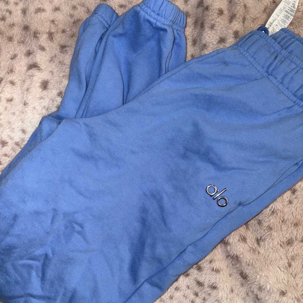 ALO Yoga limited edition blue